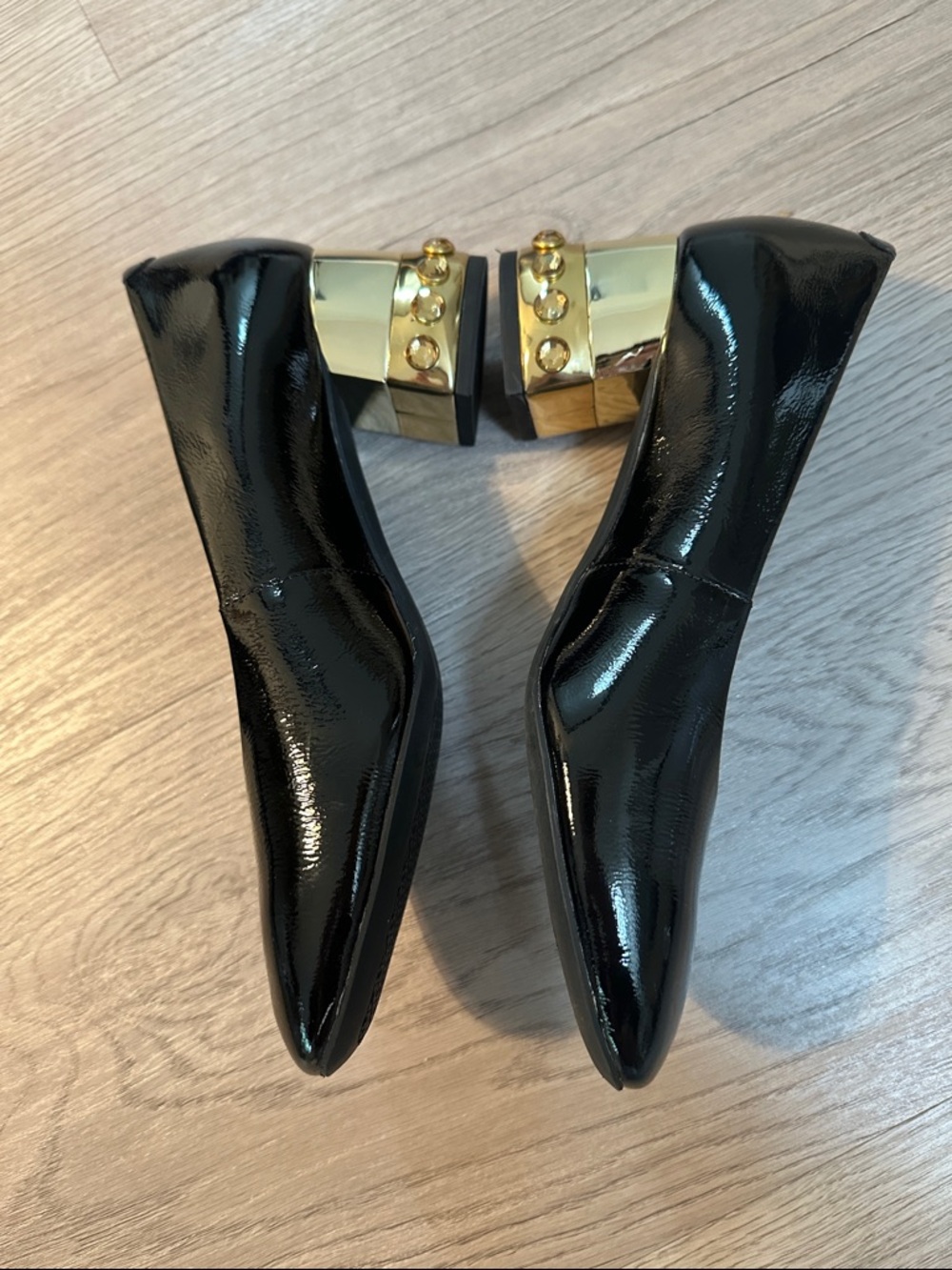 NWOT Geox Chloo Black Patent Leather Round-Toe With Gold Studded Heel